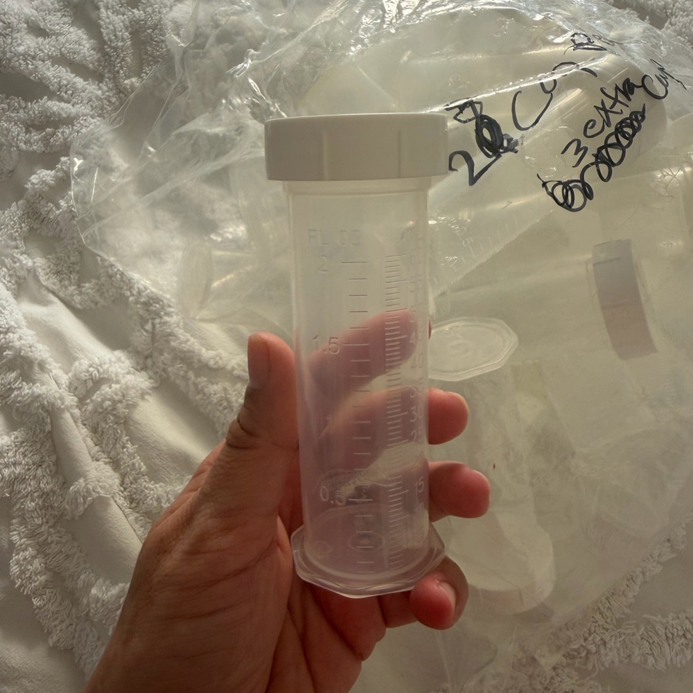 28 Clear Plastic reusable Breast Milk storage and 100 Motif storage bags